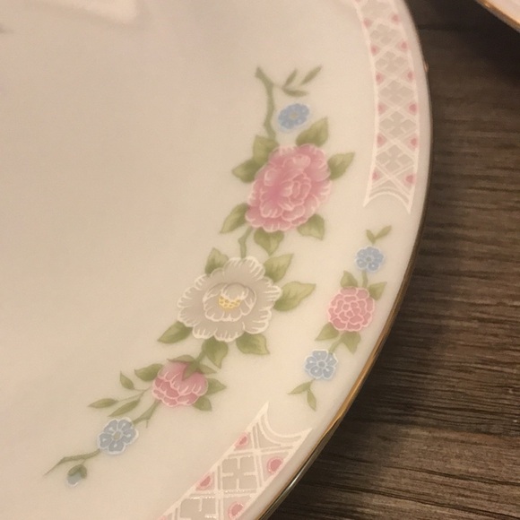 Crown Ming bird of paradise fine China 10 1/2” dinner plates set of 4 euc (a) - Picture 3 of 6